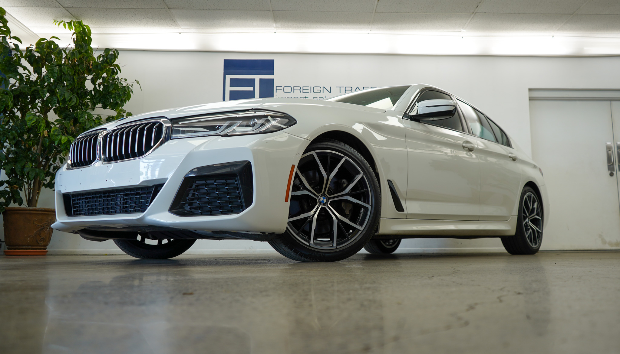 2021 BMW 5 Series 530i xDrive AWD 4dr Sedan | Foreign Traffic