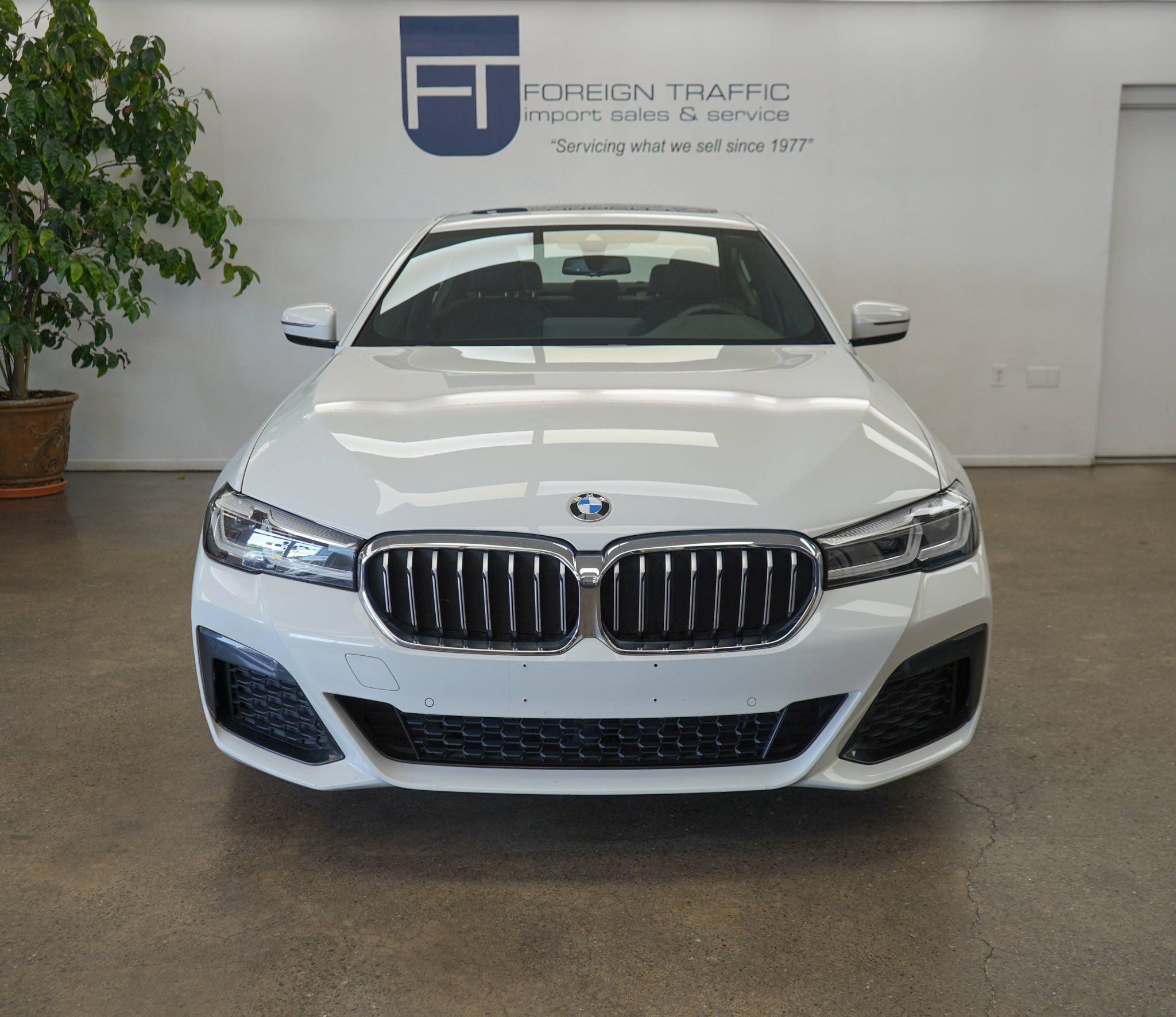 2021 BMW 5 Series 530i xDrive AWD 4dr Sedan | Foreign Traffic