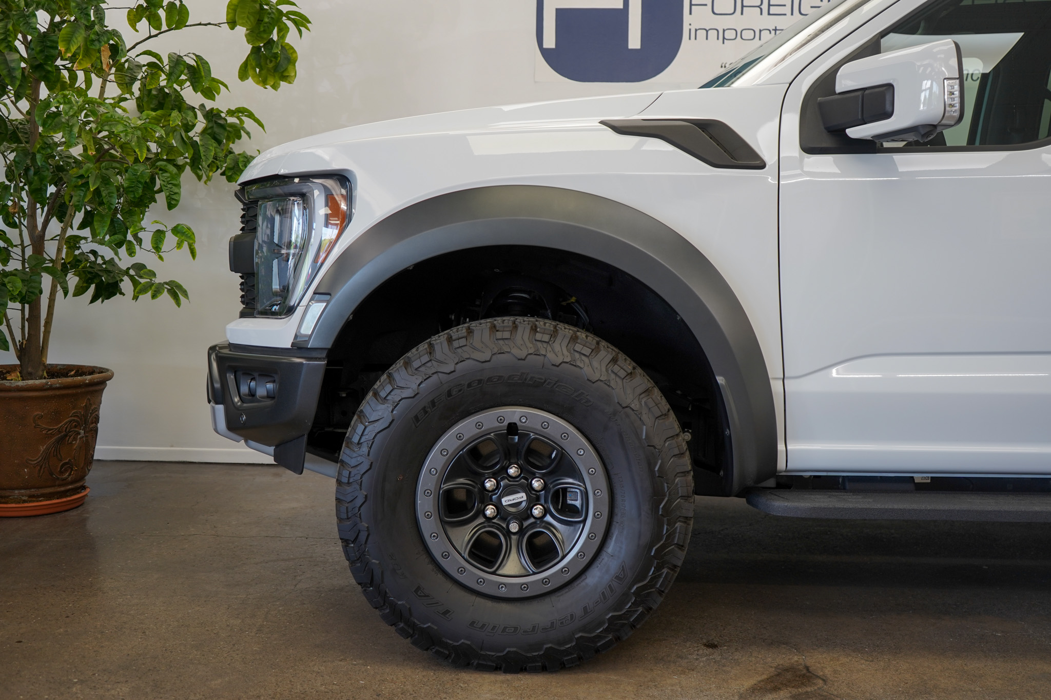 2023 Ford F-150 Raptor photo 6