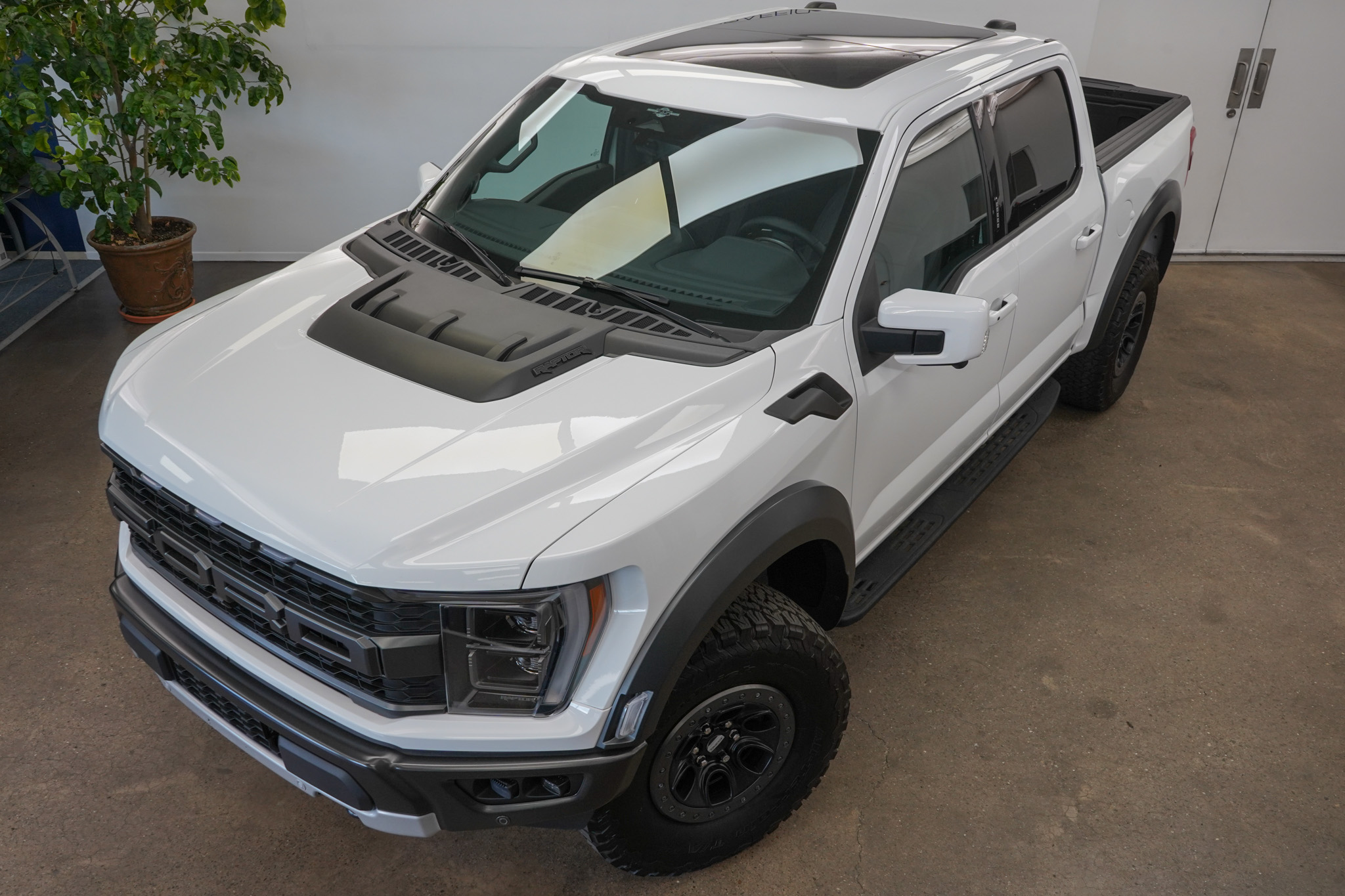 2023 Ford F-150 Raptor photo 27