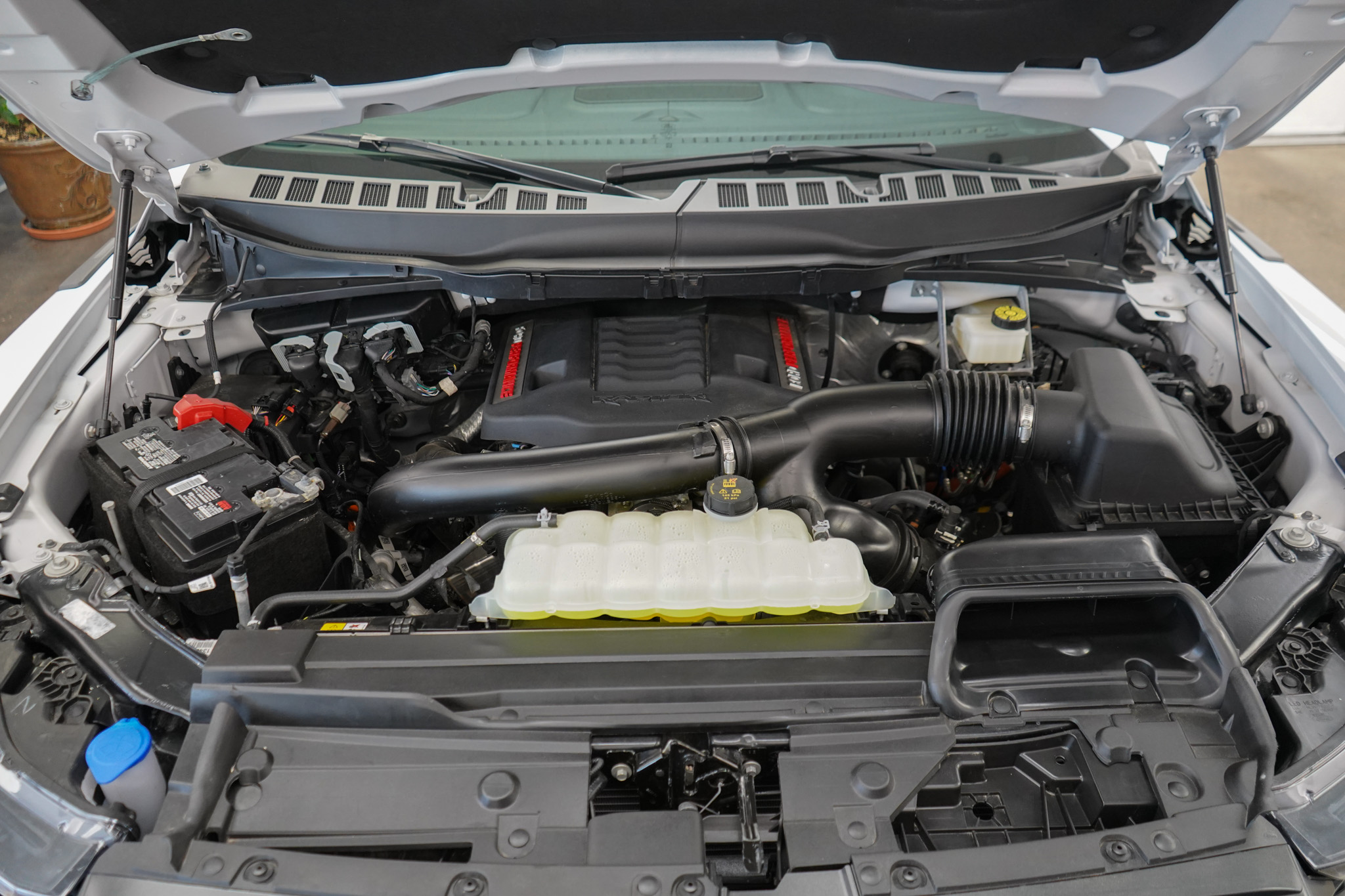 2023 Ford F-150 Raptor photo 34