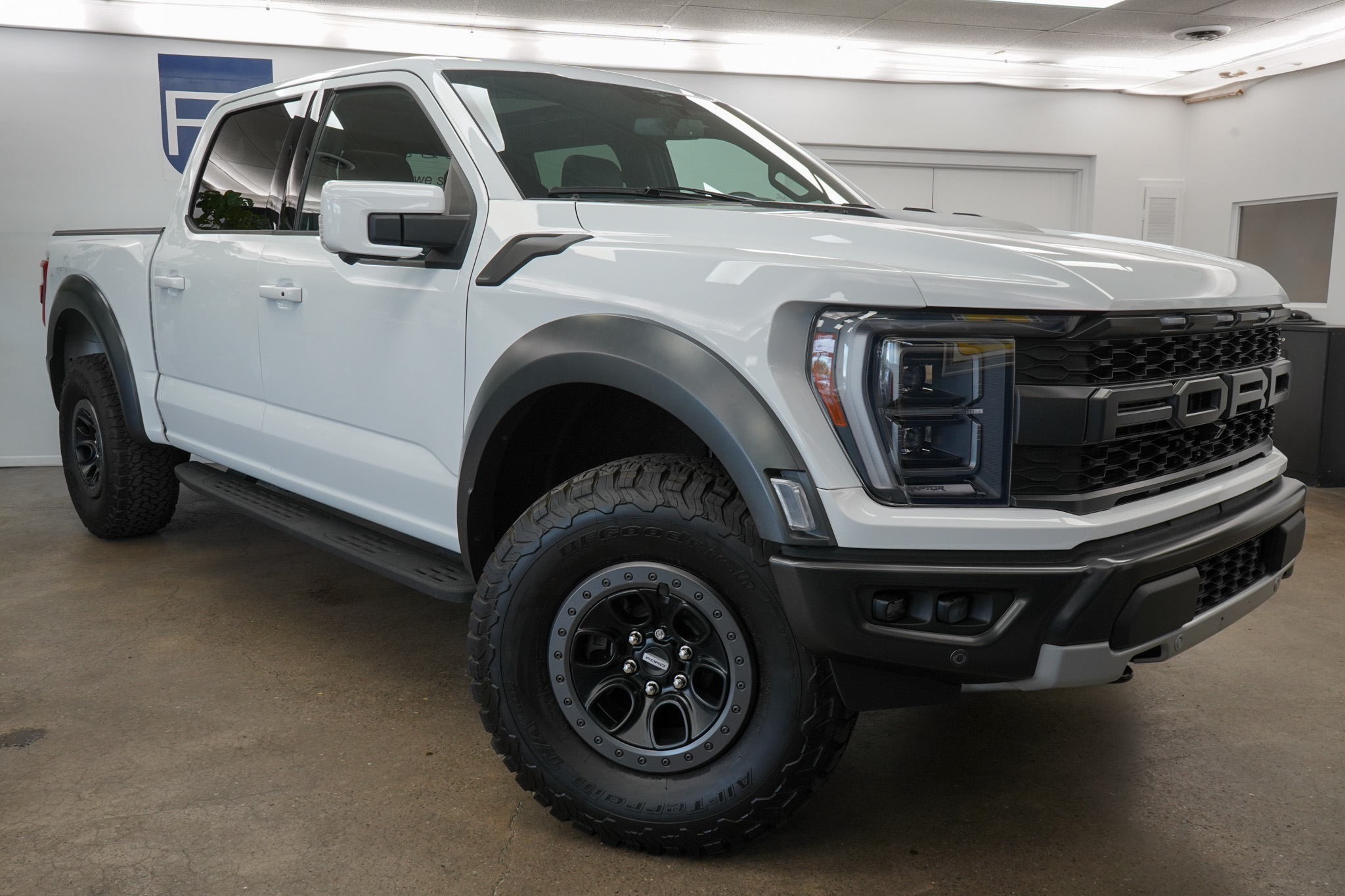 2023 Ford F-150 Raptor photo 22