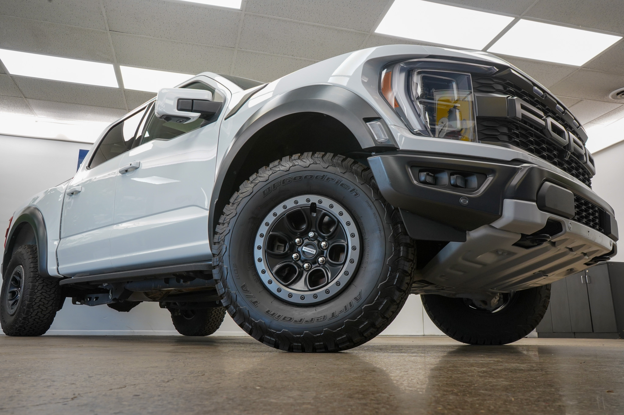 2023 Ford F-150 Raptor photo 3