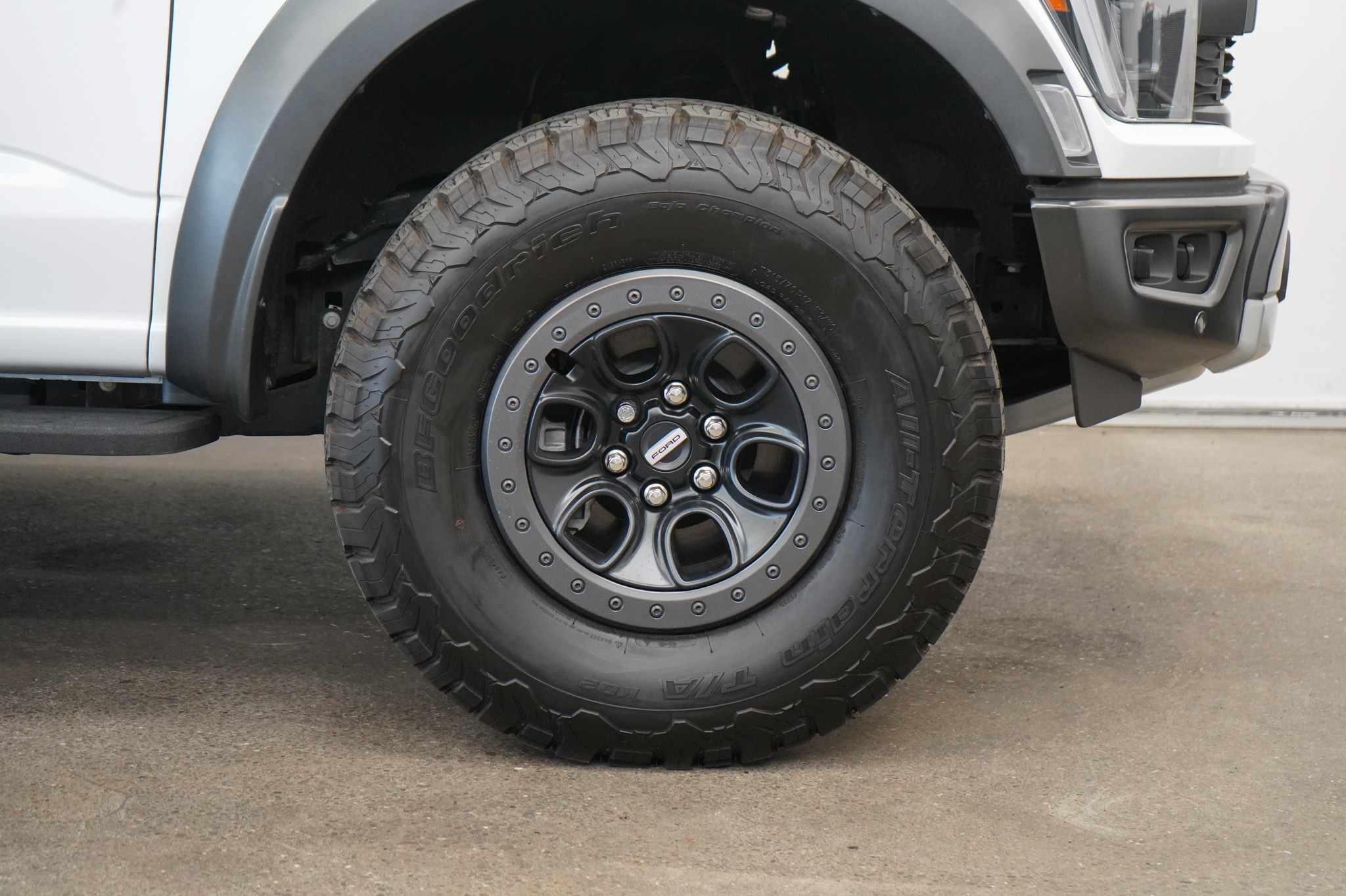 2023 Ford F-150 Raptor photo 17