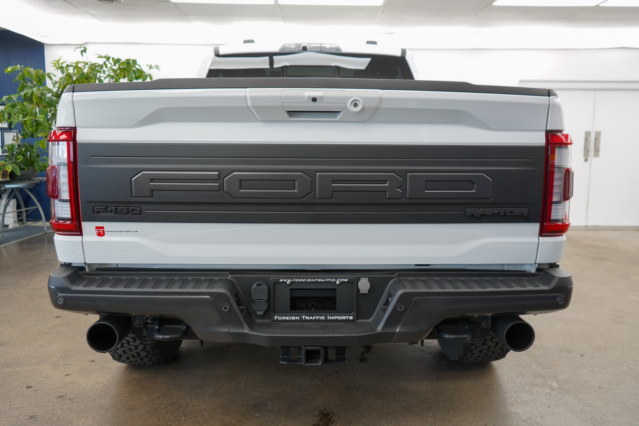 2023 Ford F-150 Raptor photo 4