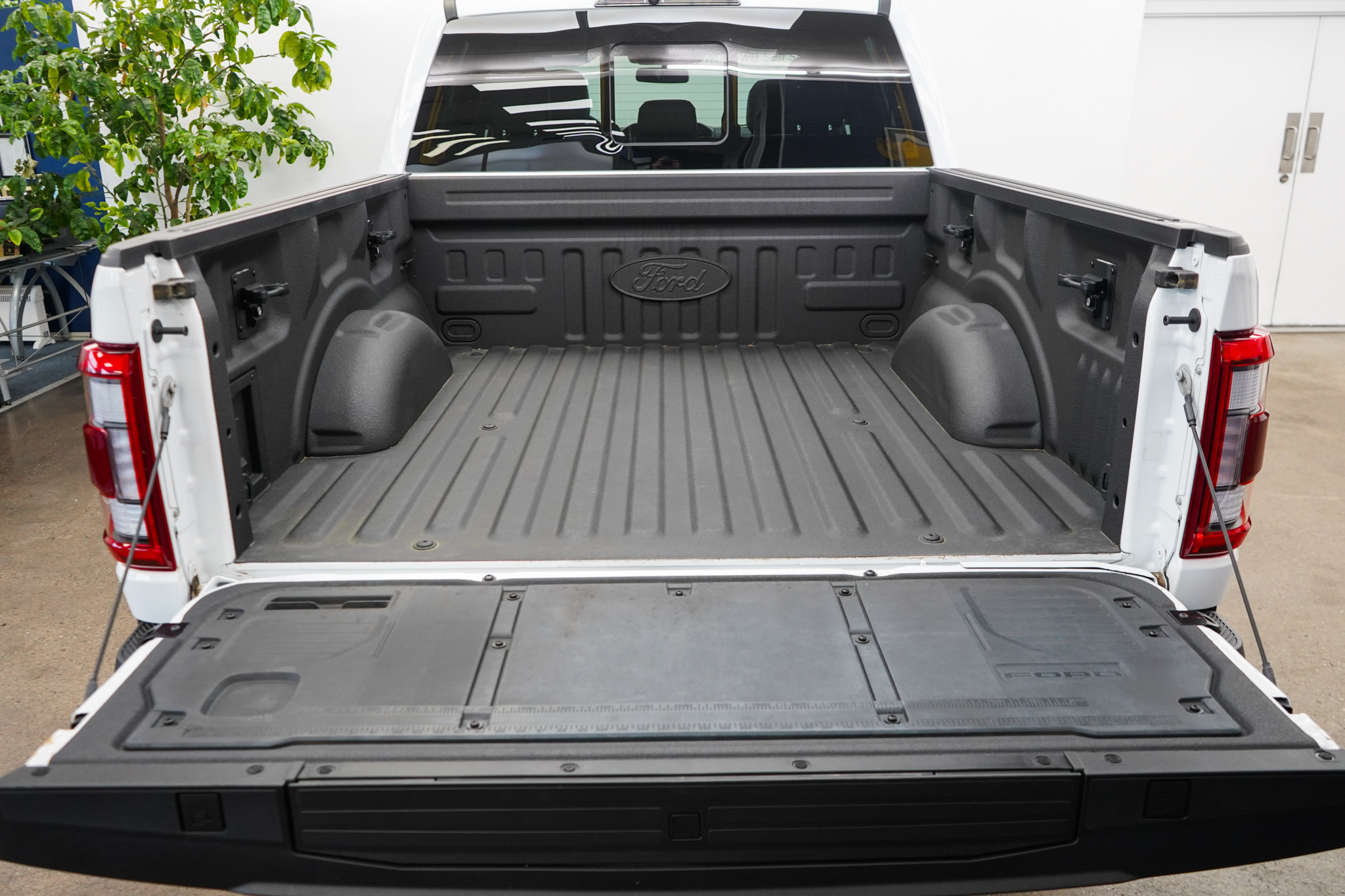 2023 Ford F-150 Raptor photo 31