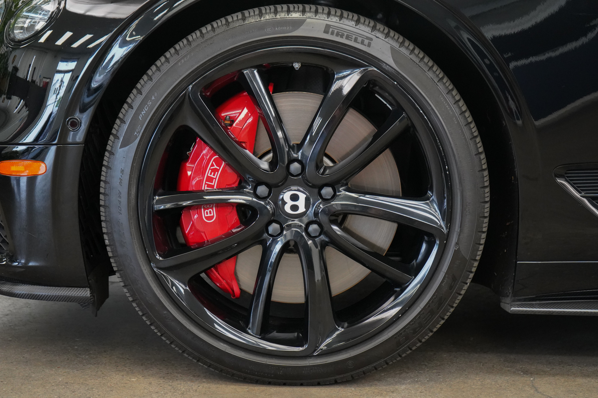 2023 Bentley Continental GT Azure V8 photo 8