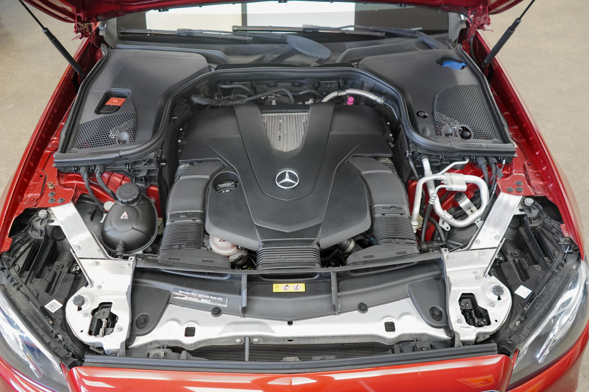 2019 Mercedes Benz E 4MATIC photo 32