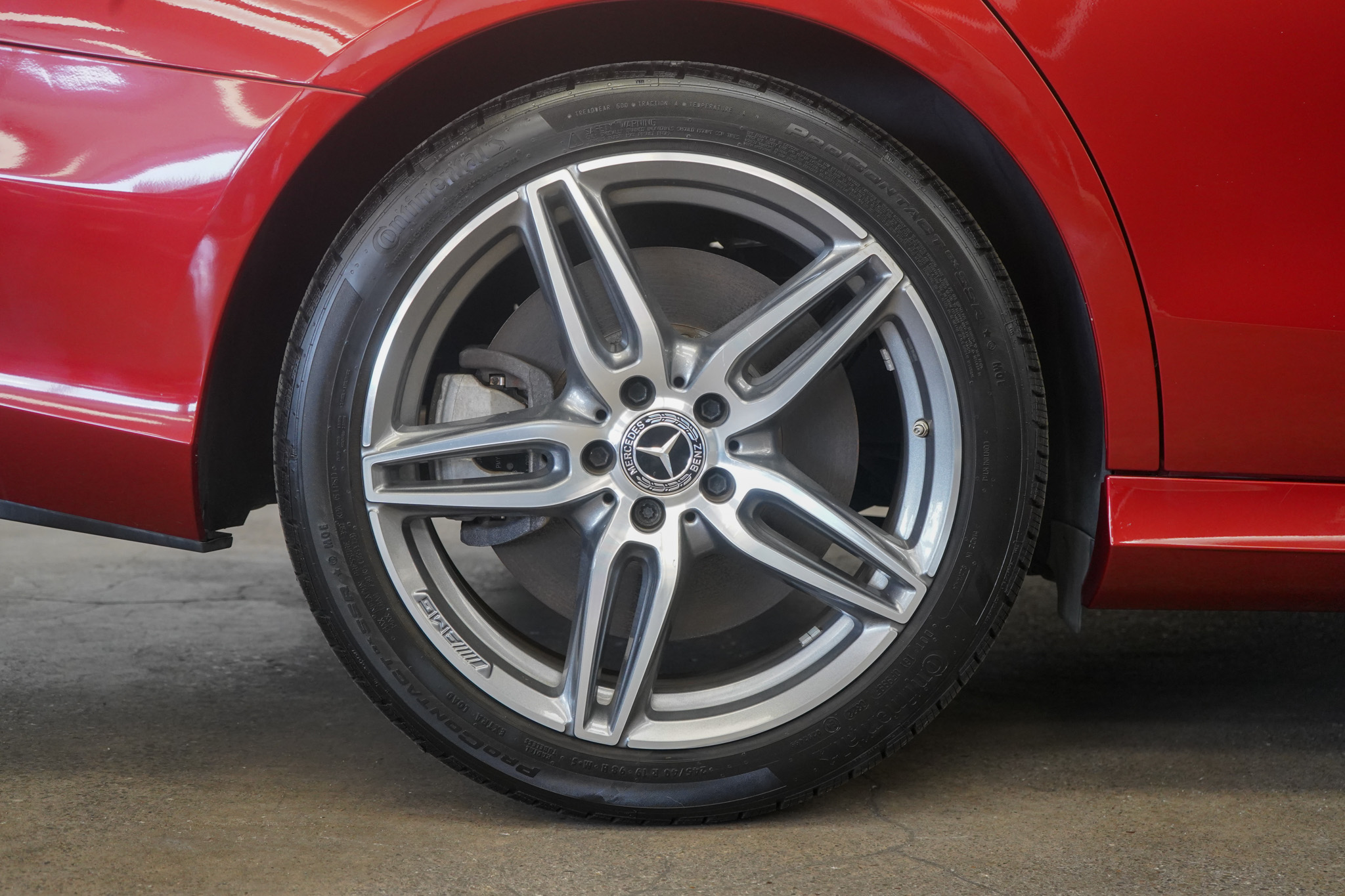 2019 Mercedes Benz E 4MATIC photo 14