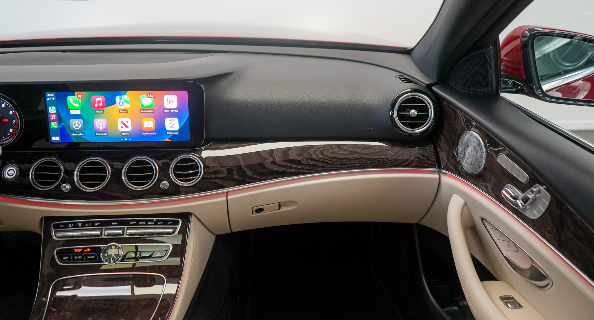 2019 Mercedes Benz E 4MATIC photo 35