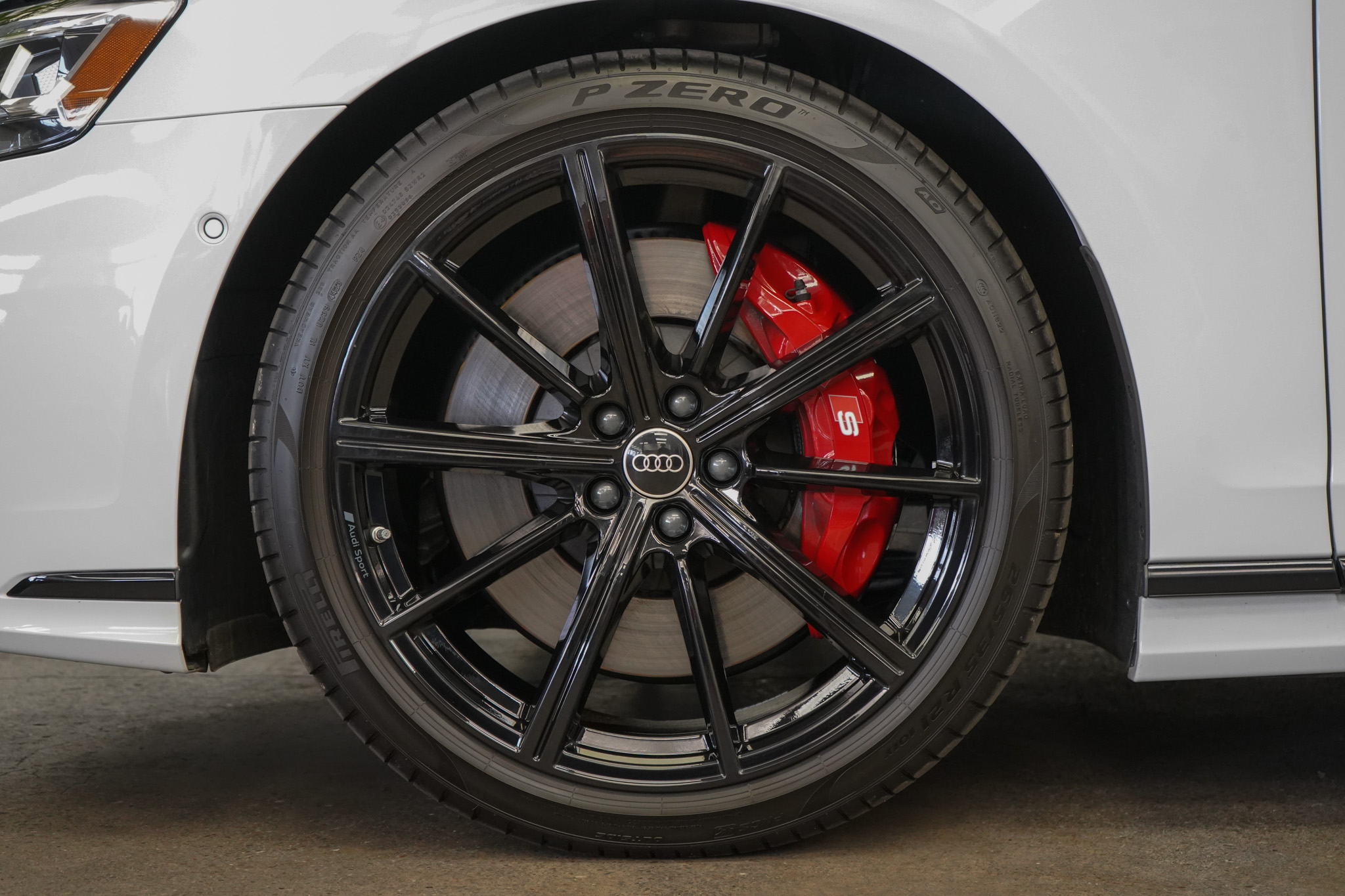2024 Audi S8 Quattro photo 4