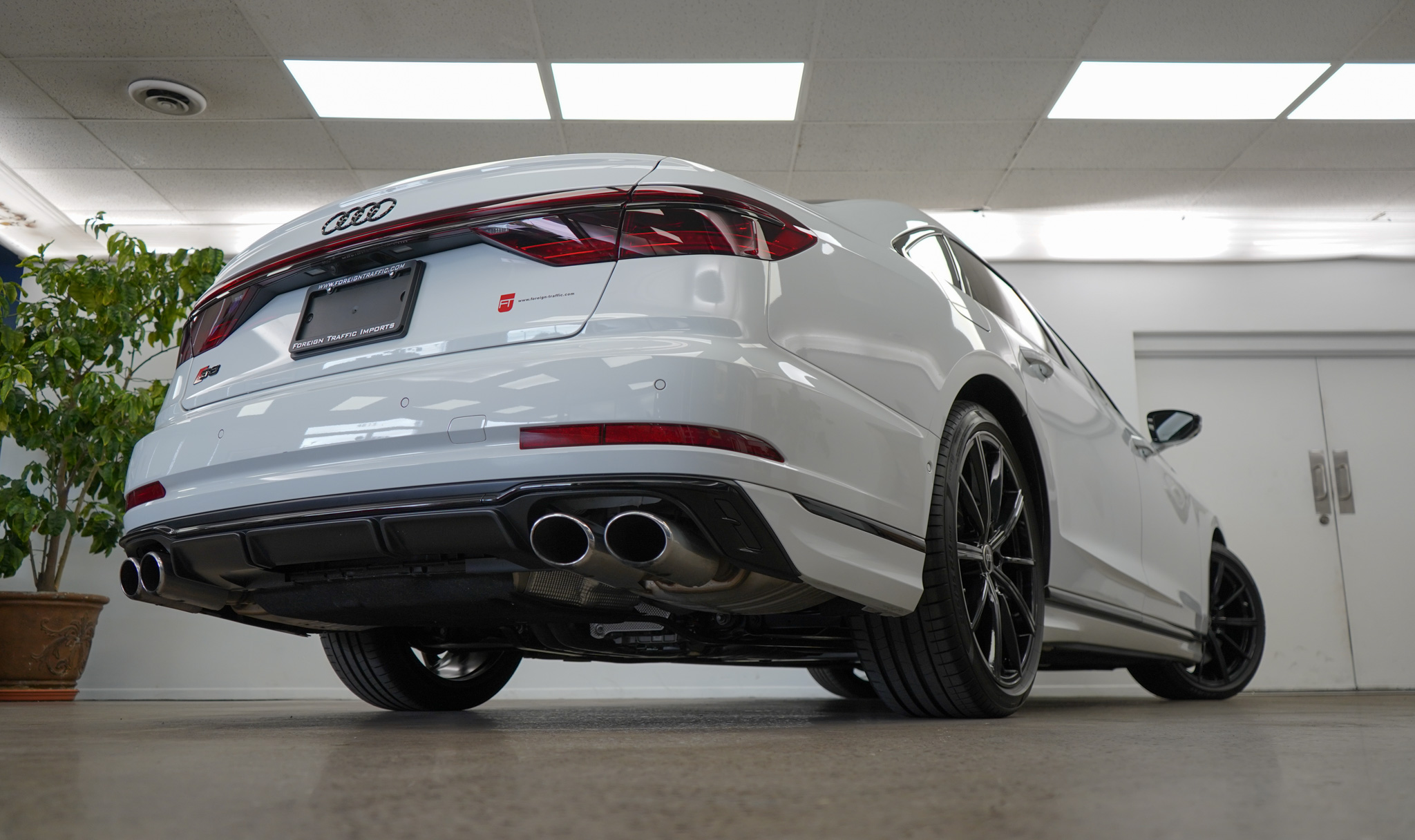 2024 Audi S8 Quattro photo 2