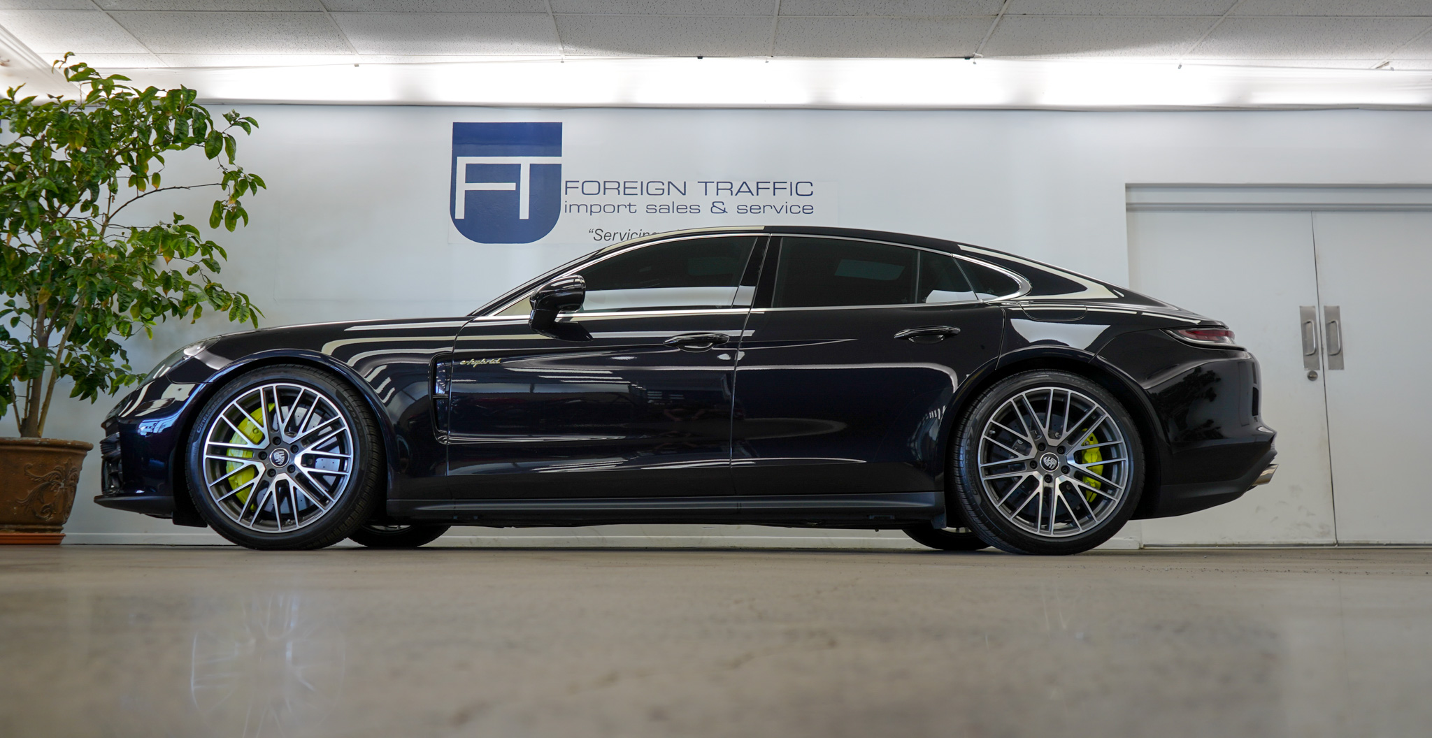 2023 Porsche Panamera Turbo S E-Hybrid photo 30