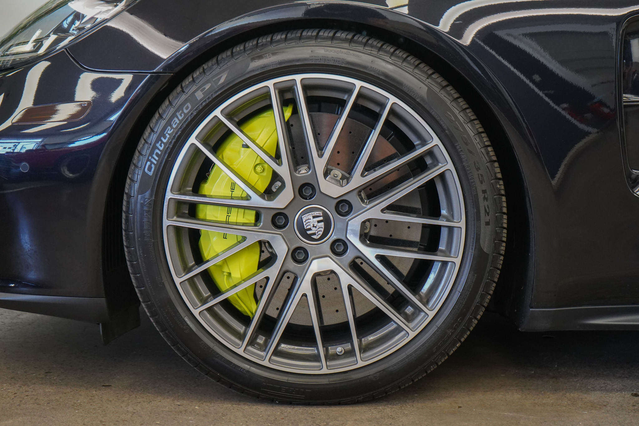 2023 Porsche Panamera Turbo S E-Hybrid photo 8