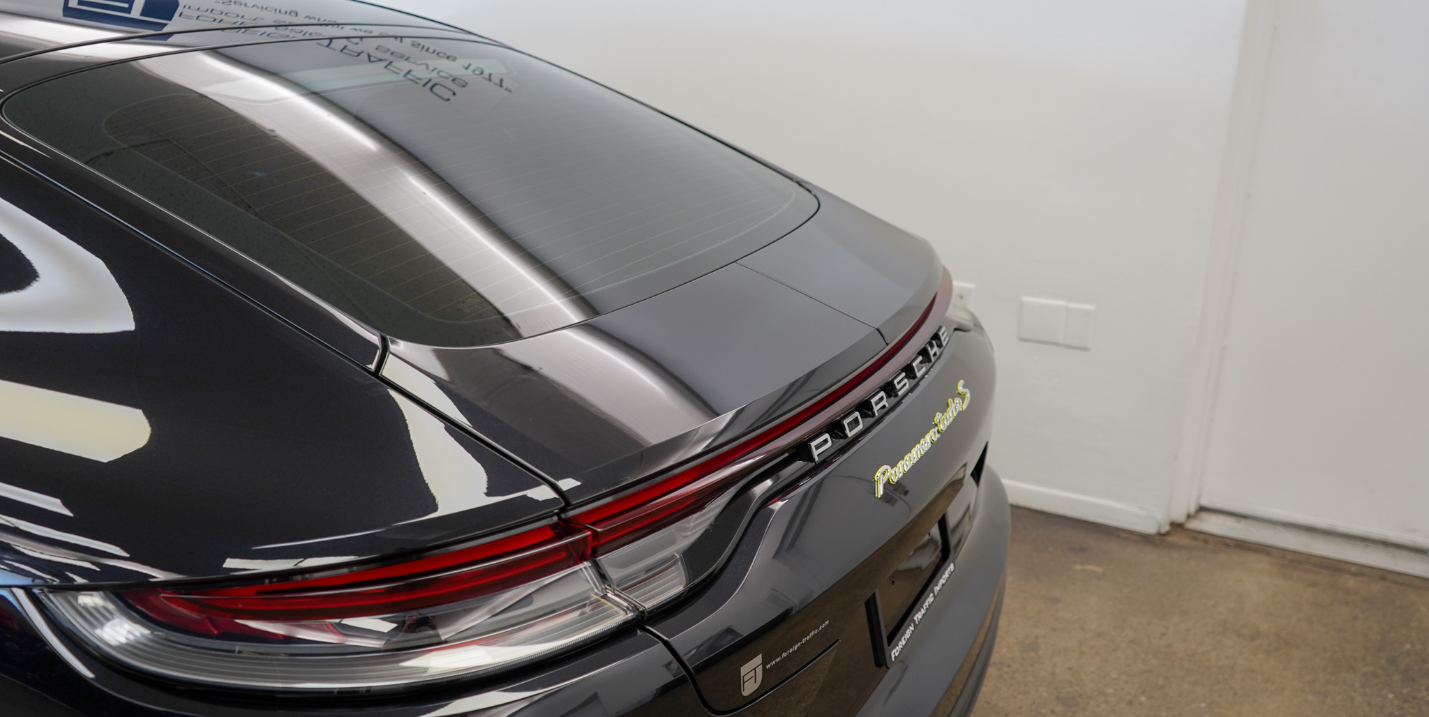 2023 Porsche Panamera Turbo S E-Hybrid photo 13