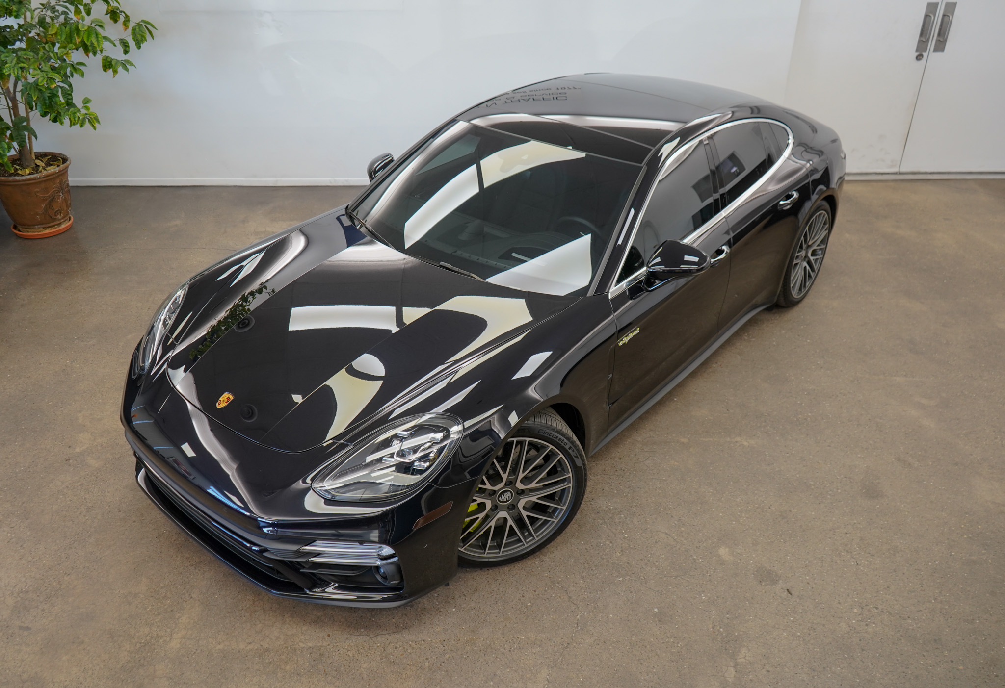 2023 Porsche Panamera Turbo S E-Hybrid photo 25