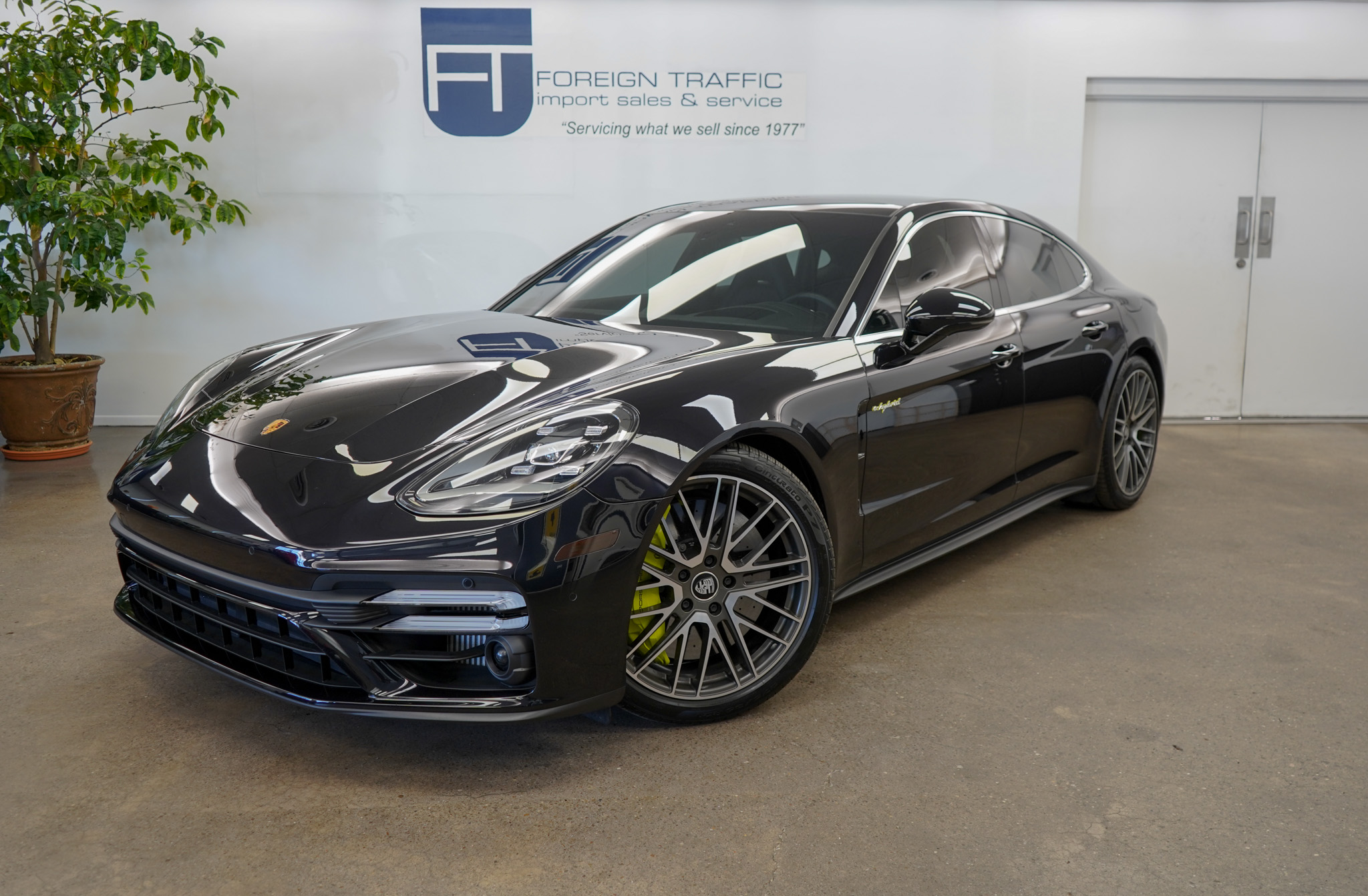 2023 Porsche Panamera Turbo S E-Hybrid photo 29