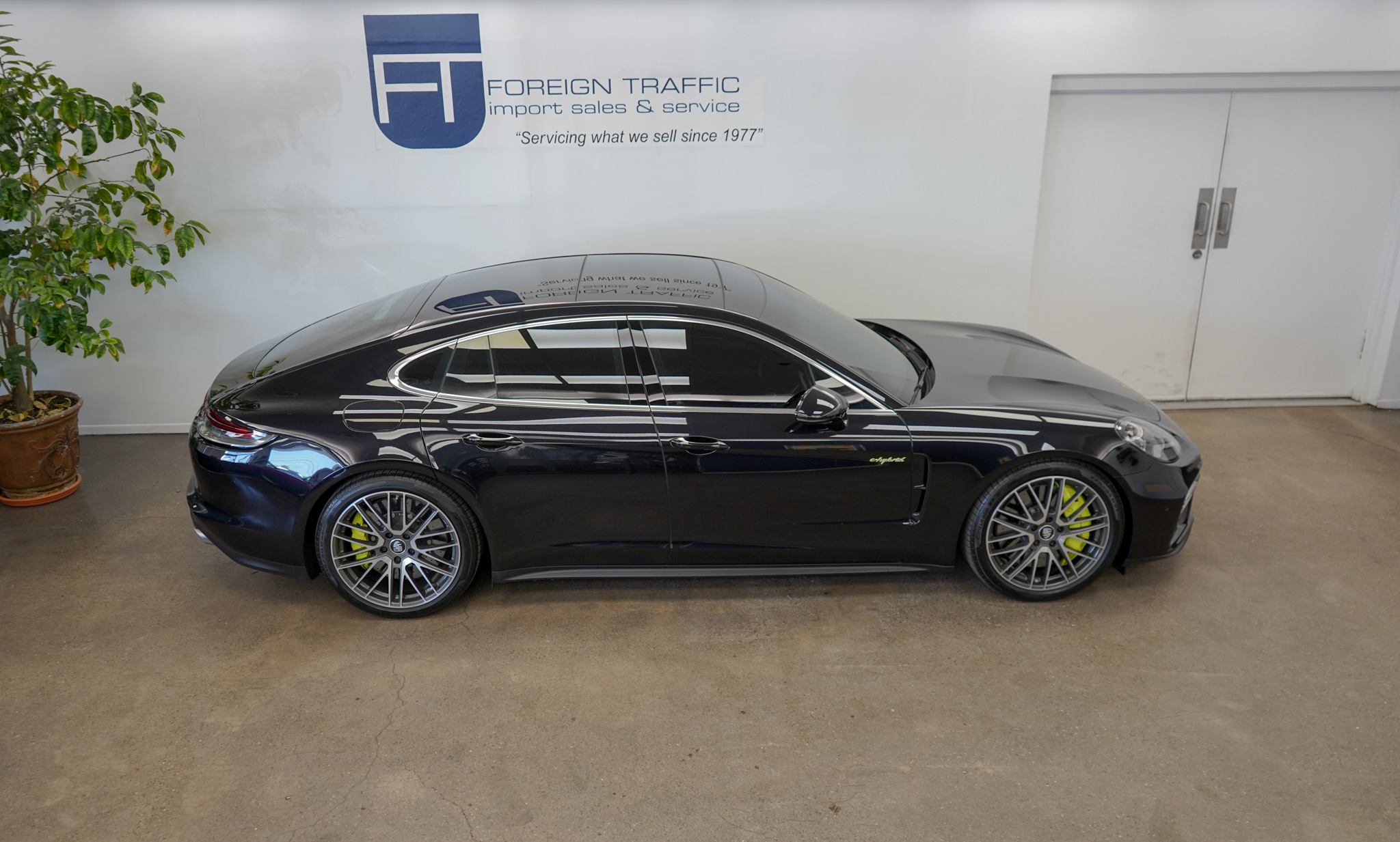 2023 Porsche Panamera Turbo S E-Hybrid photo 27