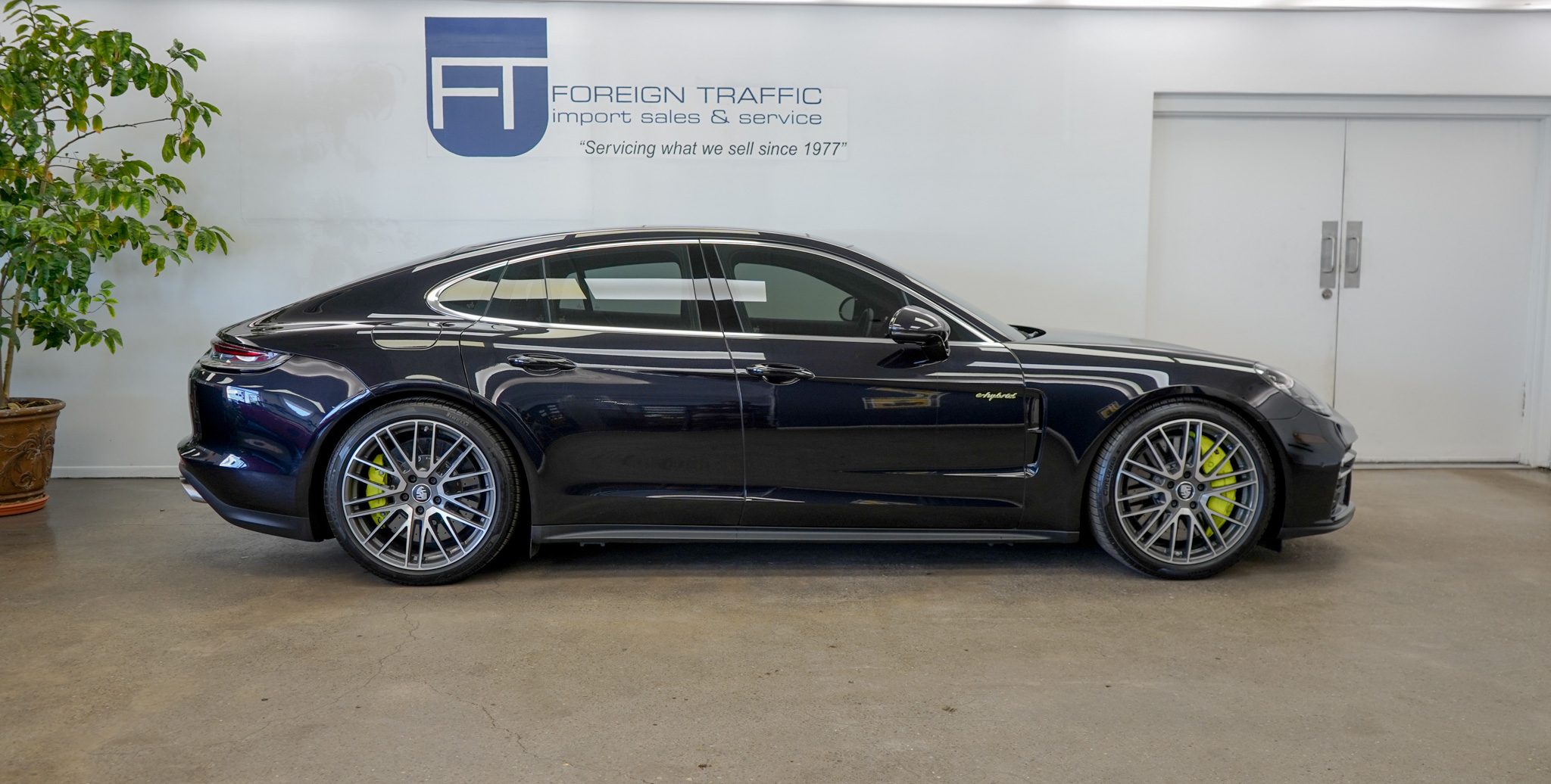 2023 Porsche Panamera Turbo S E-Hybrid photo 15