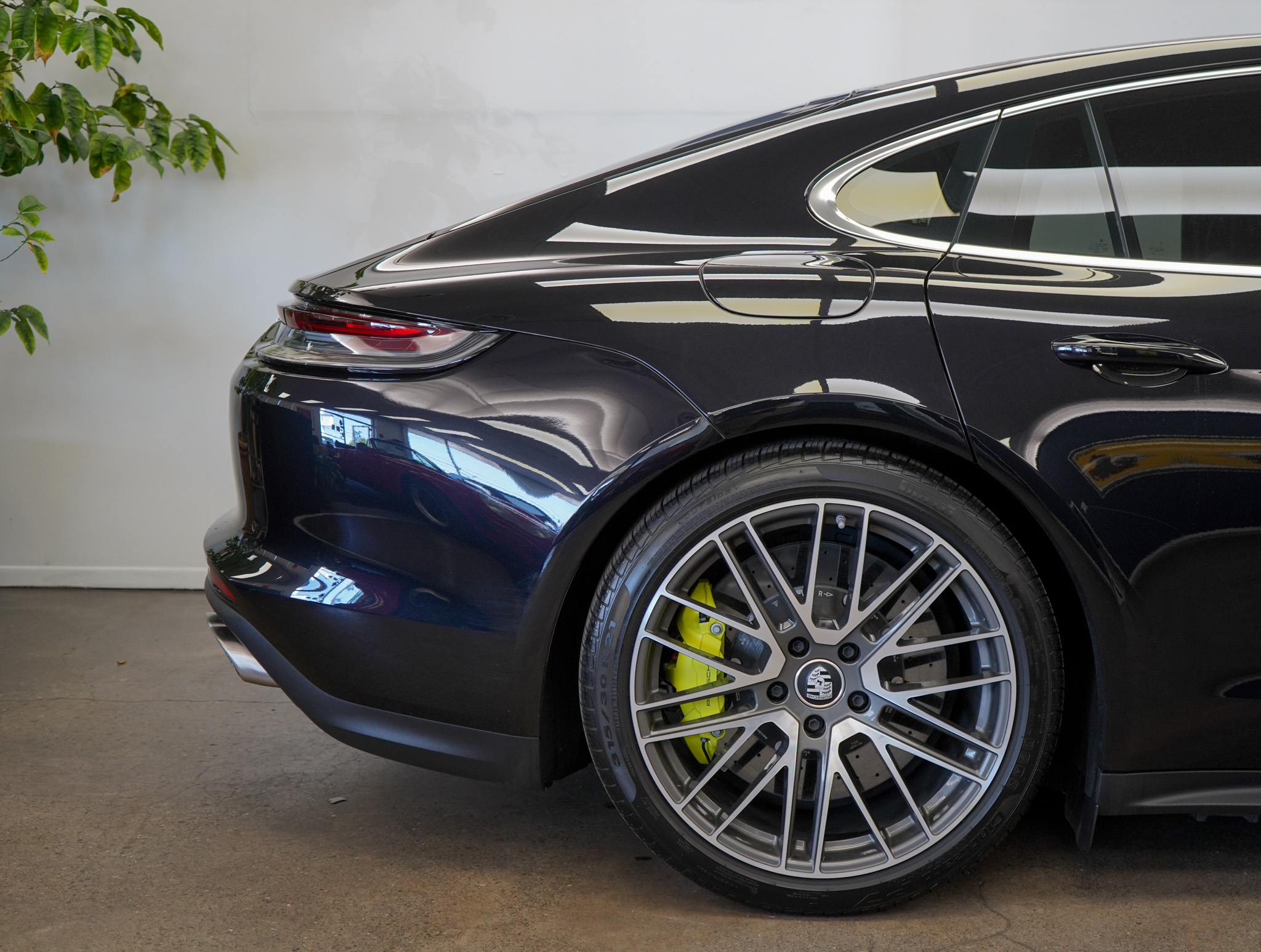 2023 Porsche Panamera Turbo S E-Hybrid photo 16