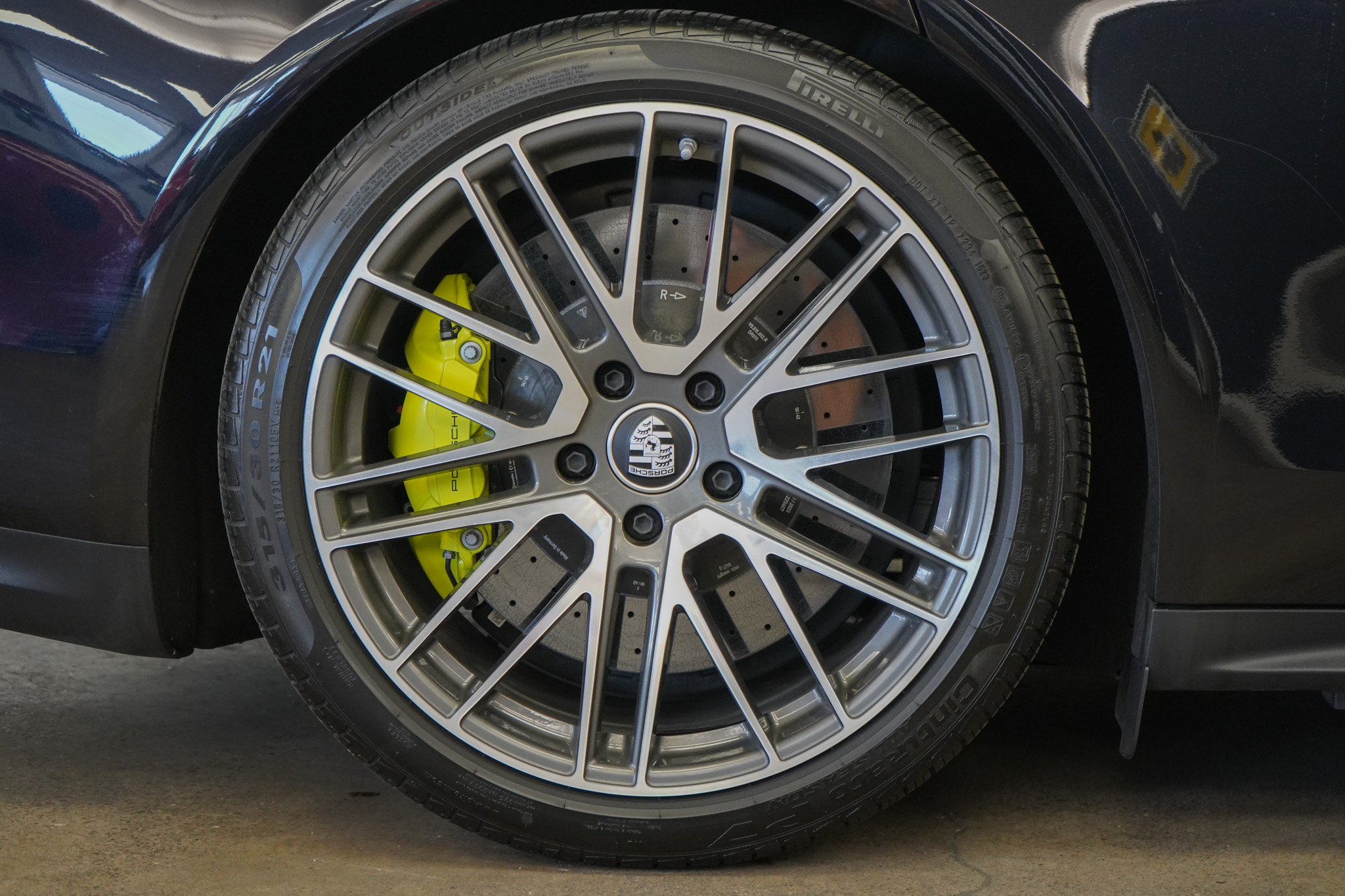 2023 Porsche Panamera Turbo S E-Hybrid photo 17