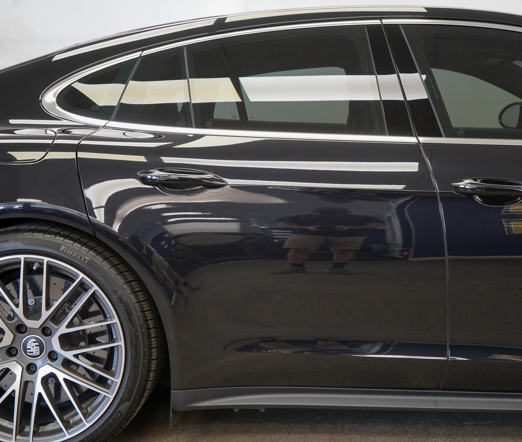 2023 Porsche Panamera Turbo S E-Hybrid photo 18