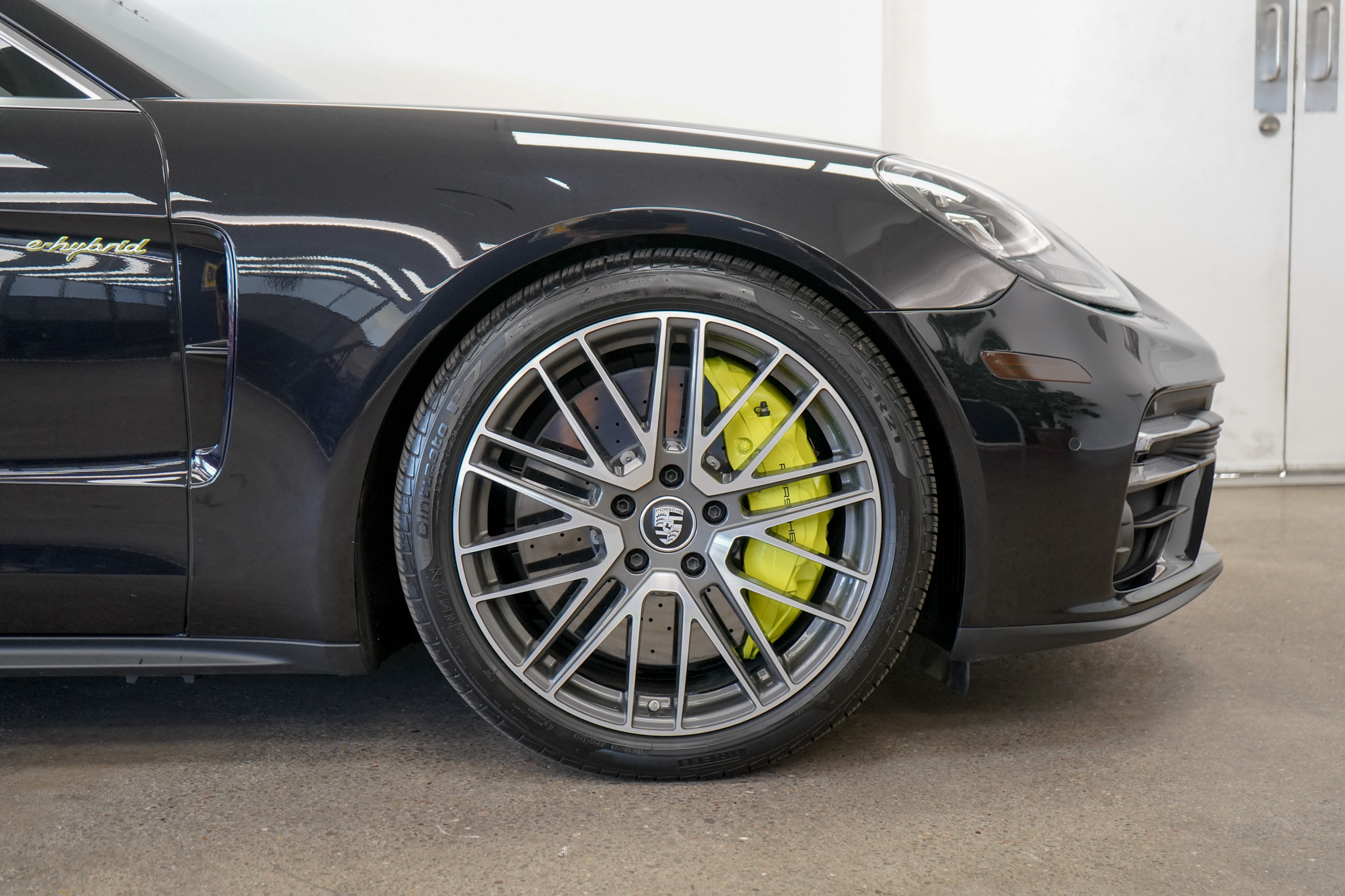 2023 Porsche Panamera Turbo S E-Hybrid photo 20