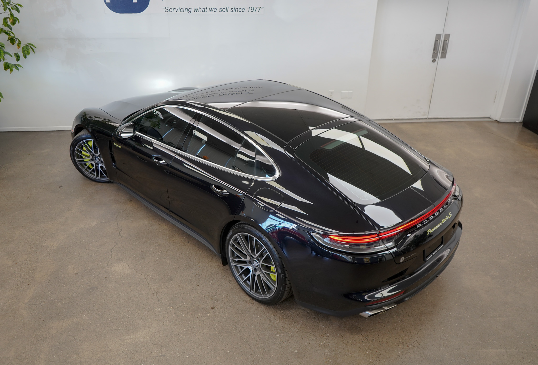 2023 Porsche Panamera Turbo S E-Hybrid photo 22