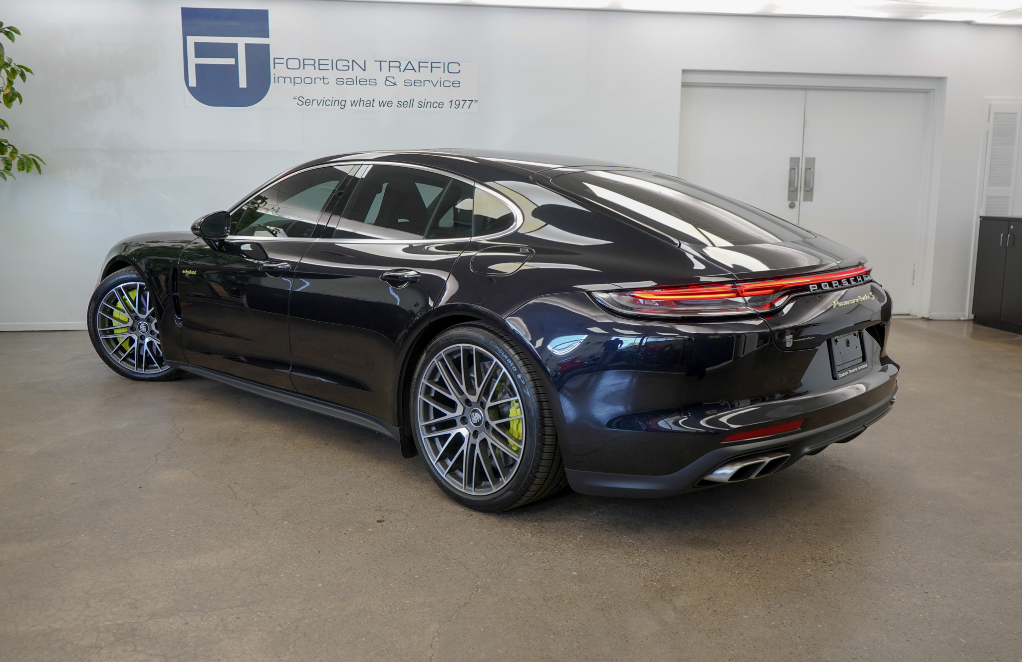 2023 Porsche Panamera Turbo S E-Hybrid photo 31