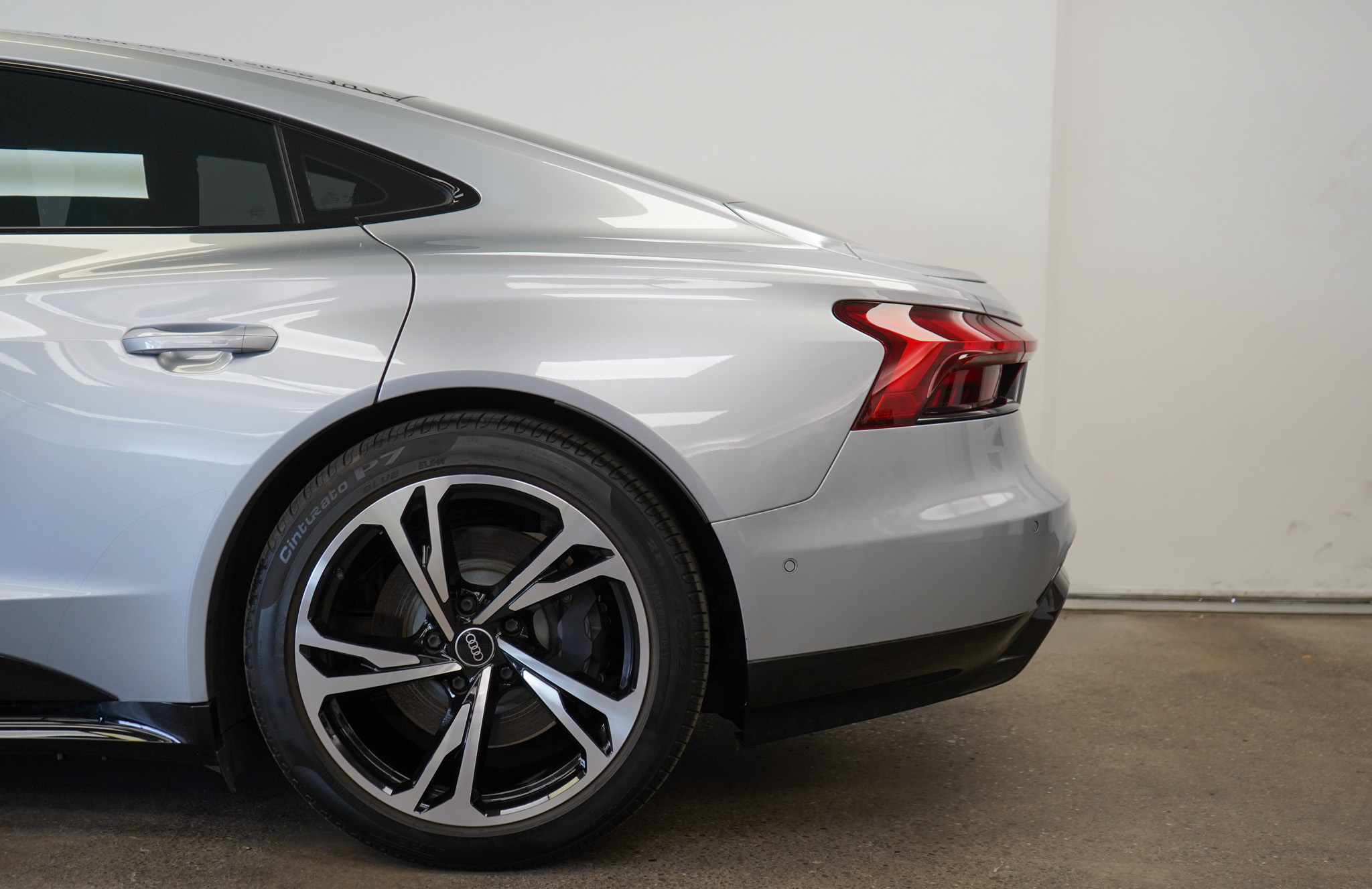 2022 Audi e-tron GT Prestige photo 12