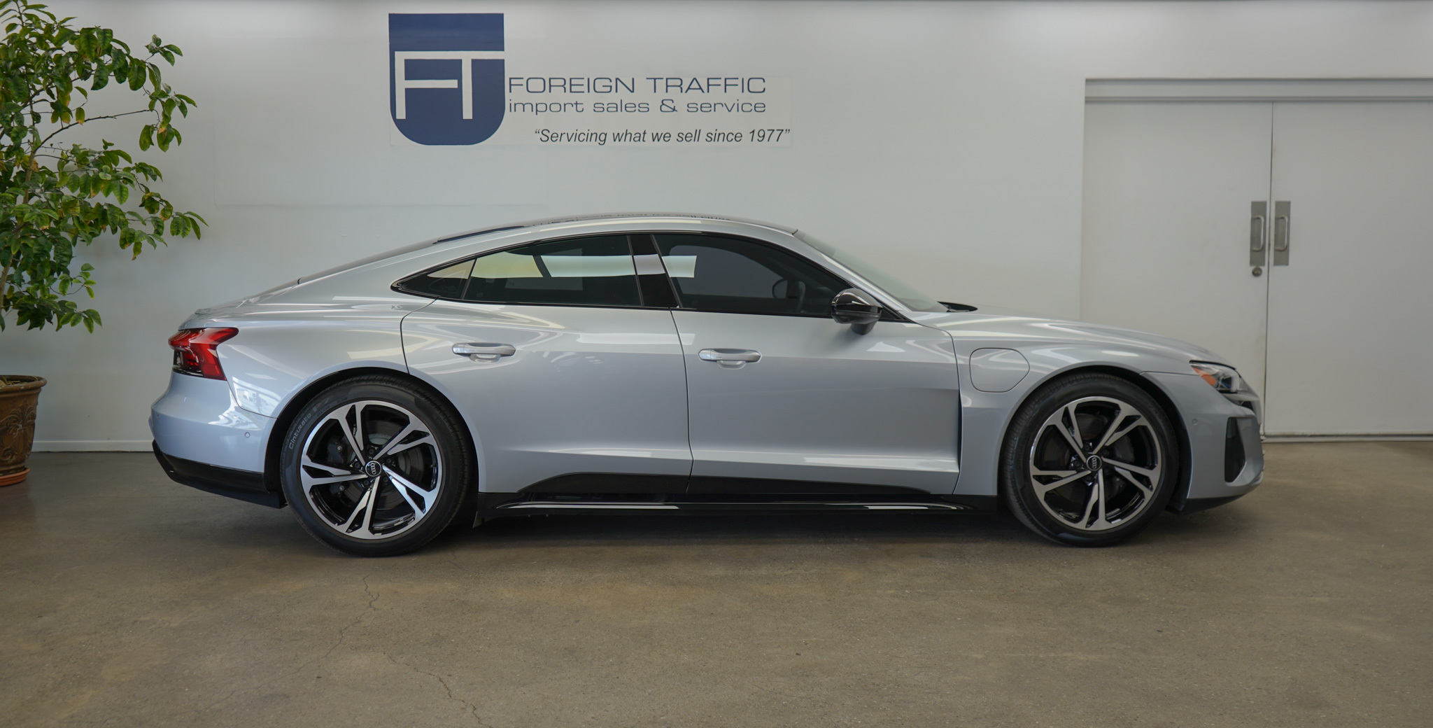 2022 Audi e-tron GT Prestige photo 16