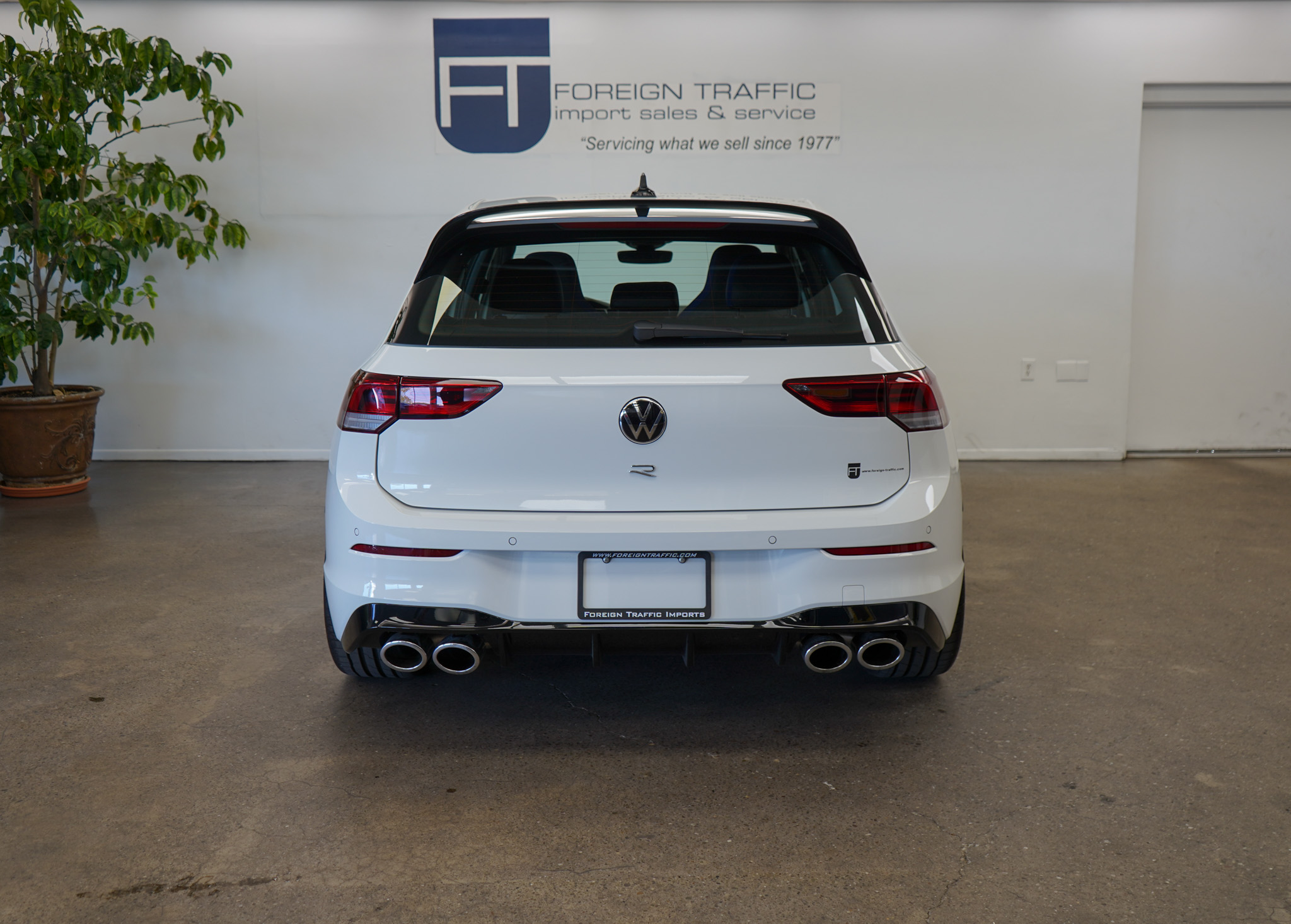 2024 Volkswagen Golf R photo 3