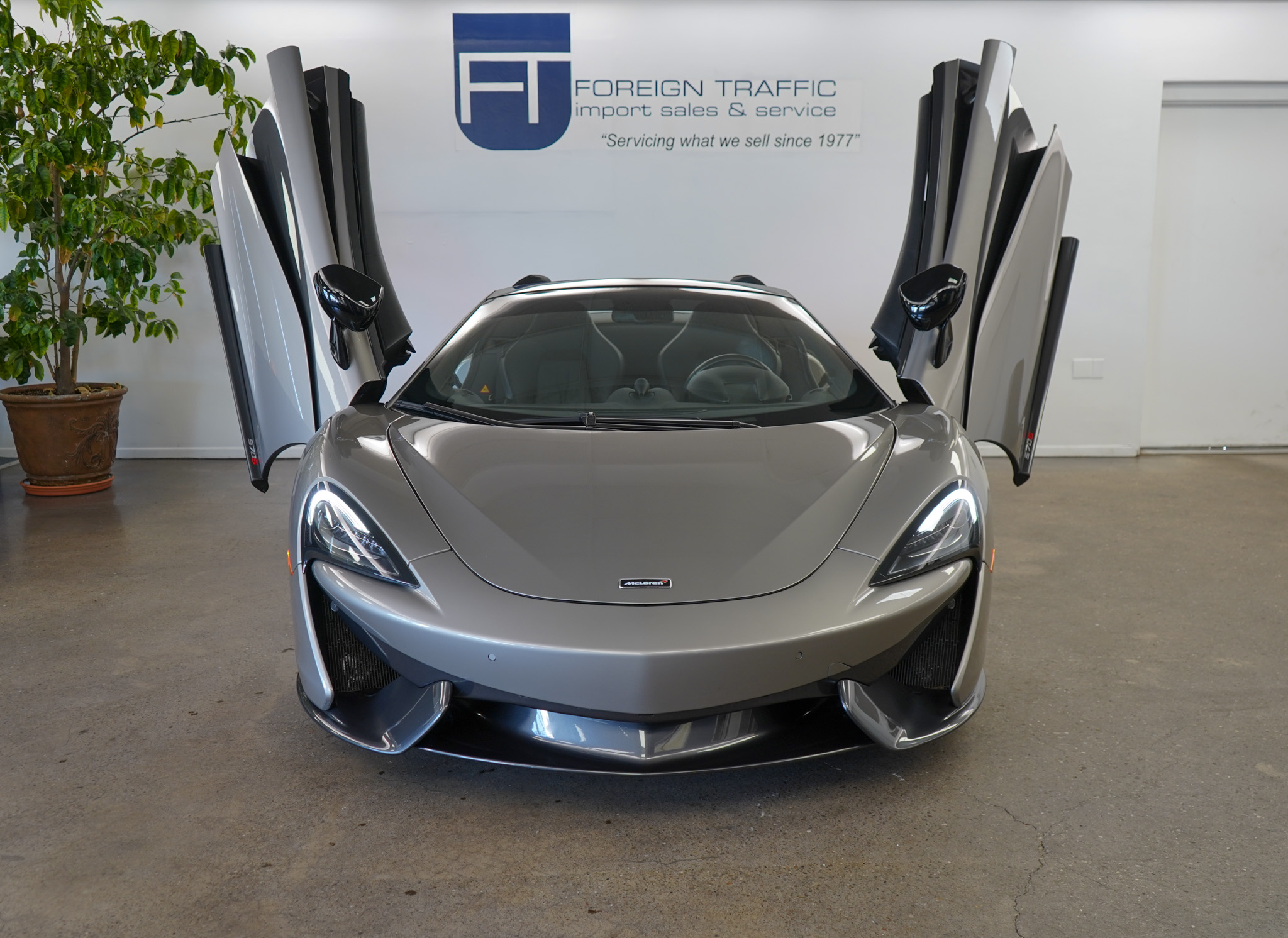 2020 Mclaren 570S Spider photo 2