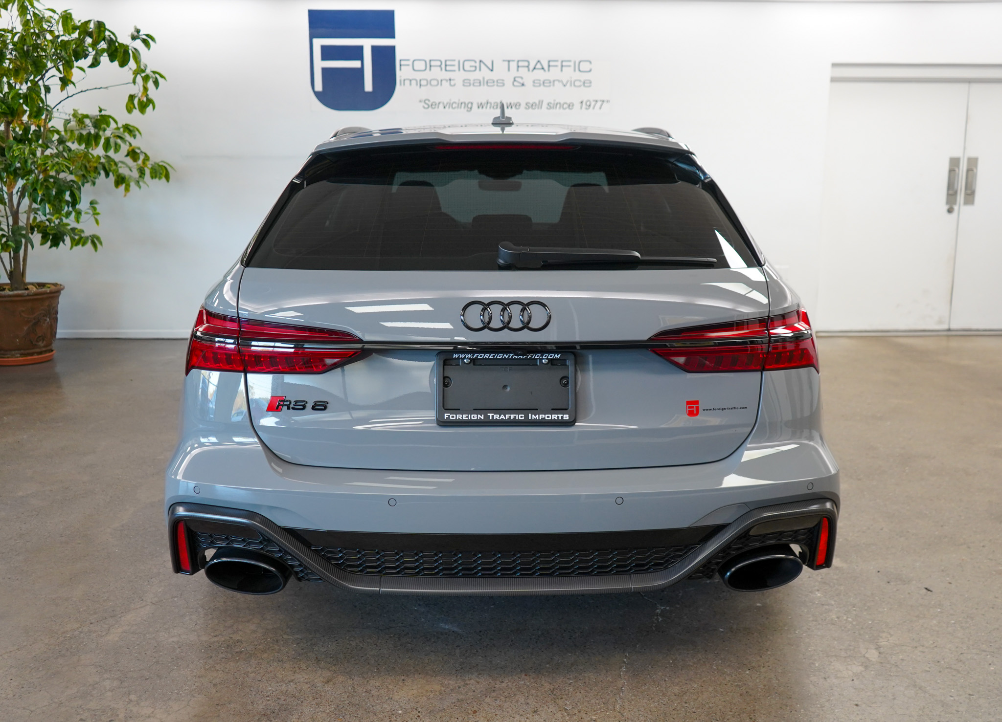 2024 Audi RS 6 Base Avant Performance photo 4