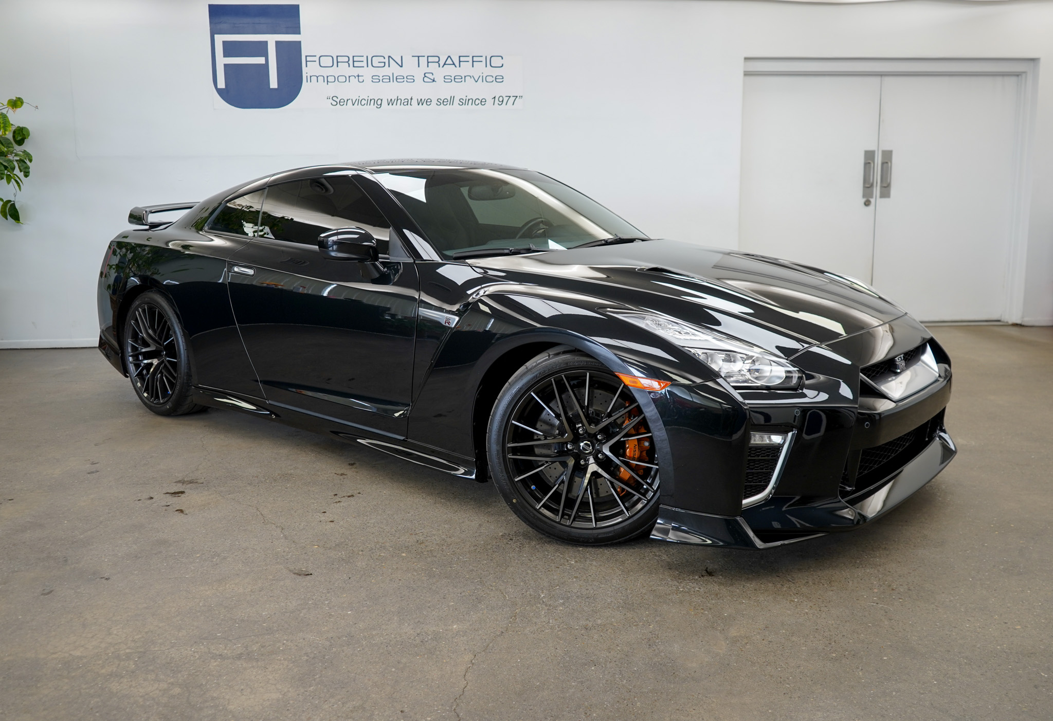 2021 Nissan GT-R Premium's photo